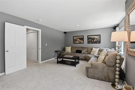 727 172nd Street SW Lynnwood WA 98037