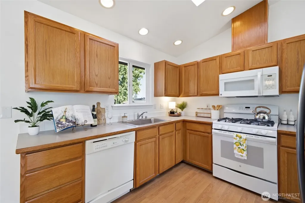 12705 6th Avenue E Tacoma WA 98445