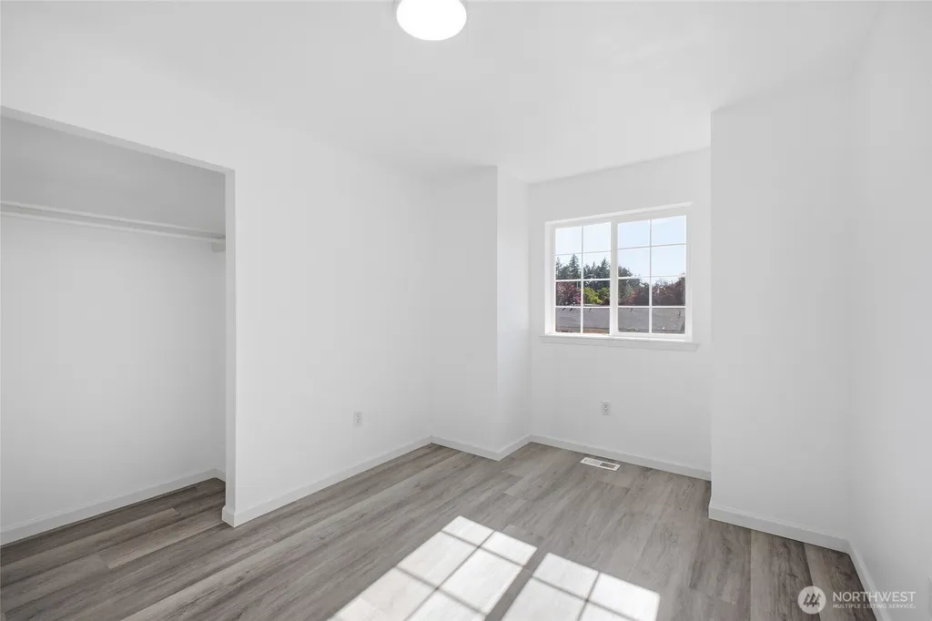 12705 6th Avenue E Tacoma WA 98445