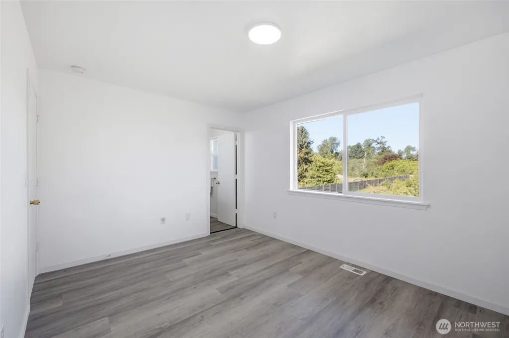 12705 6th Avenue E Tacoma WA 98445