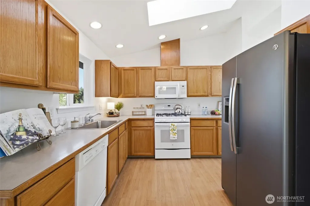 12705 6th Avenue E Tacoma WA 98445