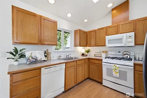 12705 6th Avenue E Tacoma WA 98445