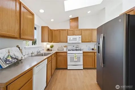 12705 6th Avenue E Tacoma WA 98445