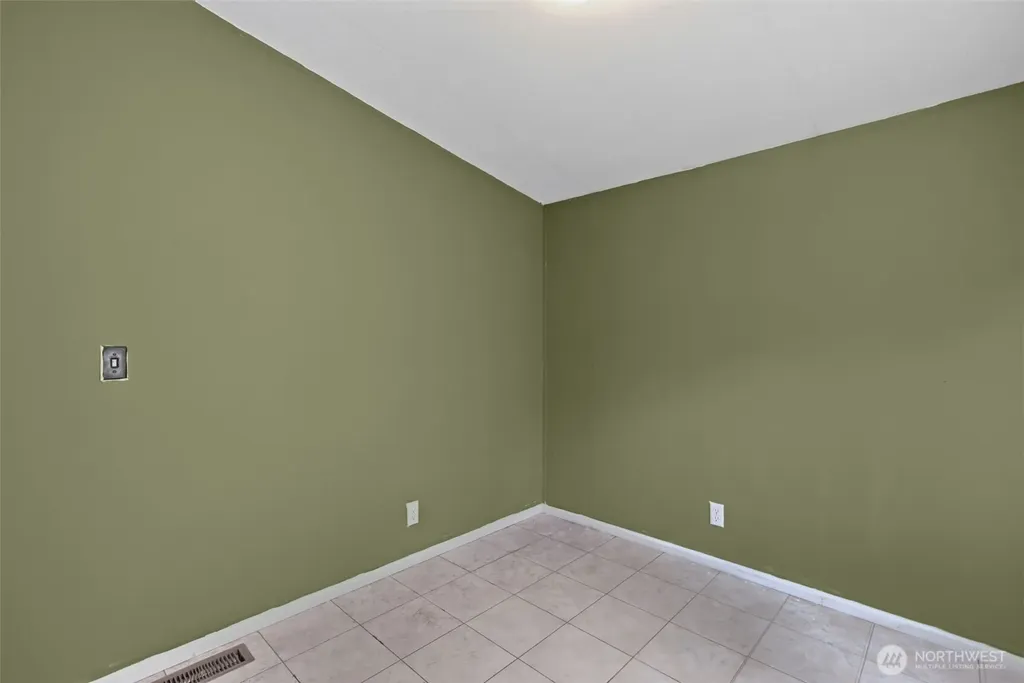 11509 20th Ave. Ct. E Tacoma WA 98445