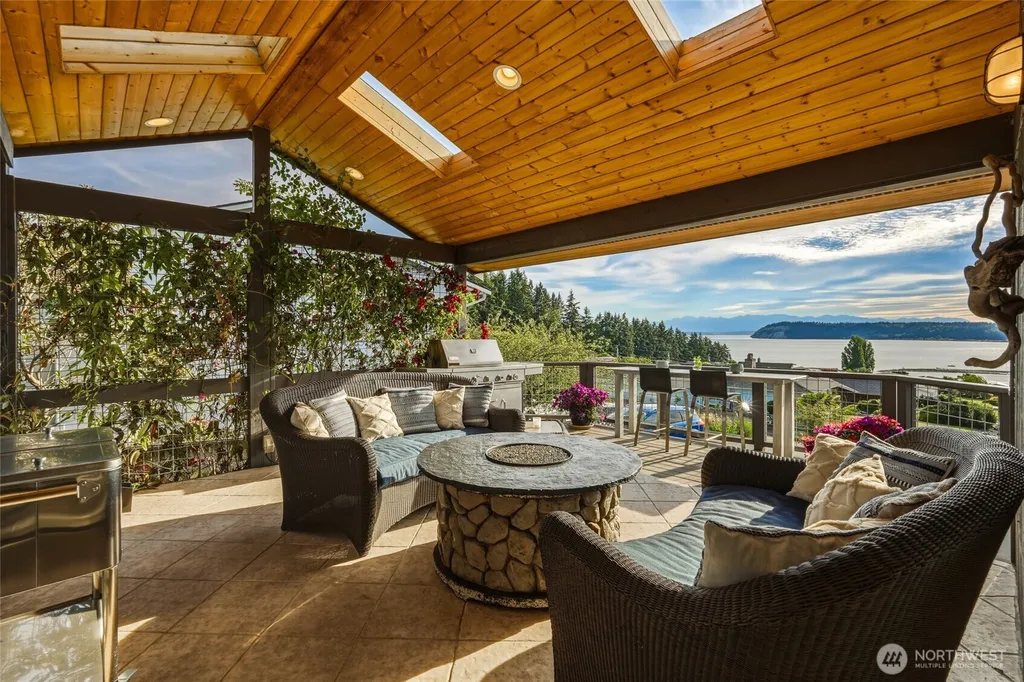 6179 Blue Haven Way Clinton WA 98236