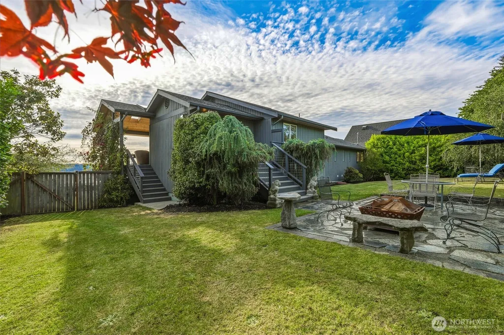 6179 Blue Haven Way Clinton WA 98236