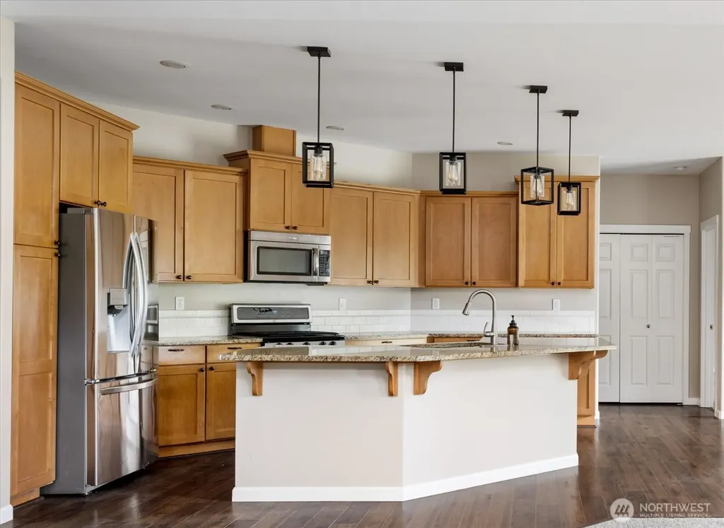 2749 SW Fairway Point Drive Oak Harbor WA 98277