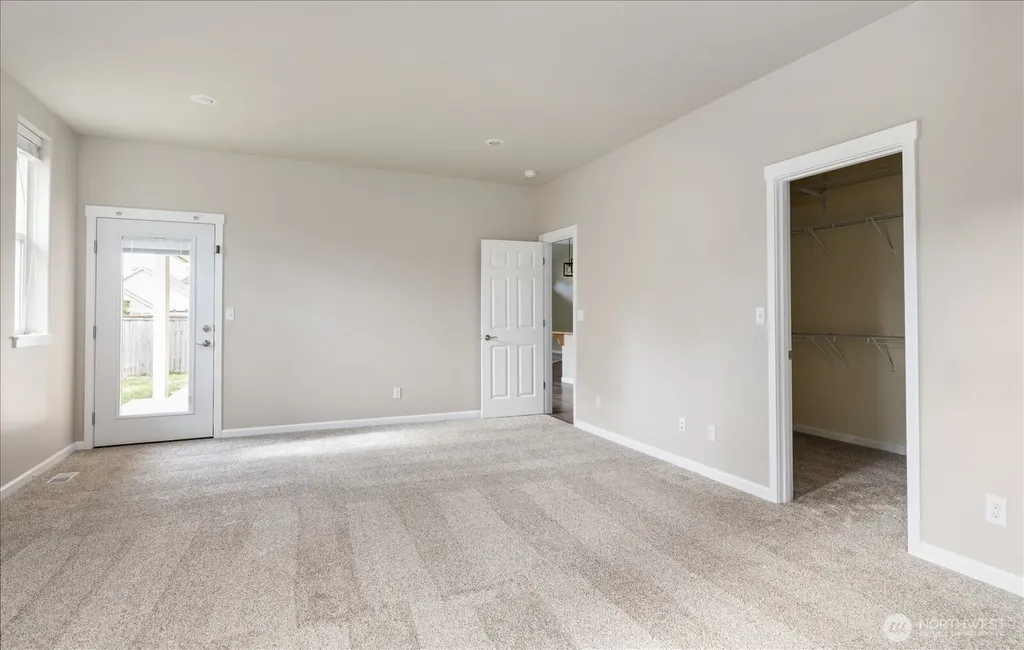 2749 SW Fairway Point Drive Oak Harbor WA 98277