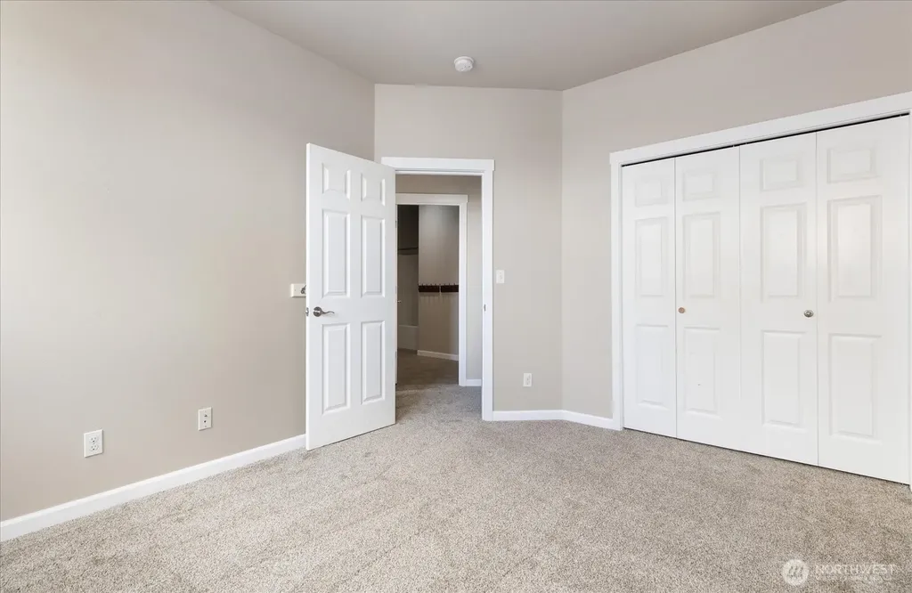 2749 SW Fairway Point Drive Oak Harbor WA 98277