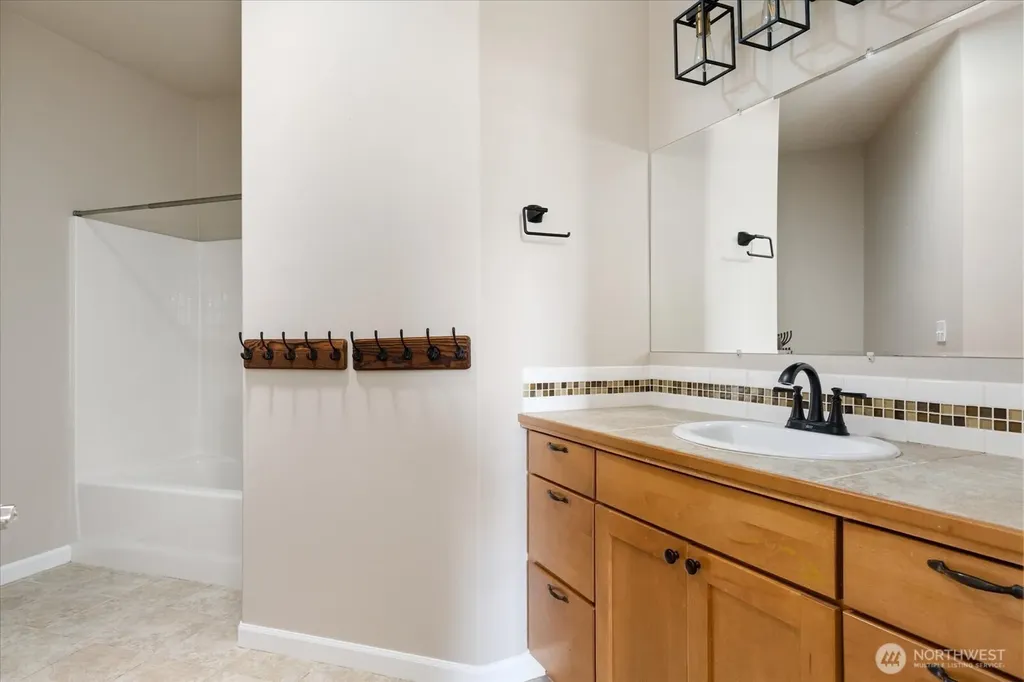 2749 SW Fairway Point Drive Oak Harbor WA 98277