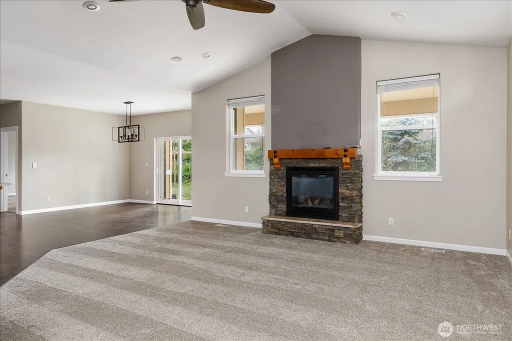 2749 SW Fairway Point Drive Oak Harbor WA 98277