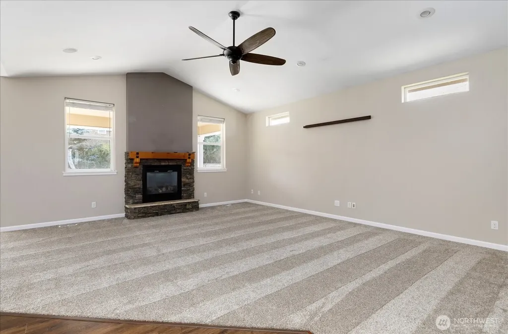 2749 SW Fairway Point Drive Oak Harbor WA 98277