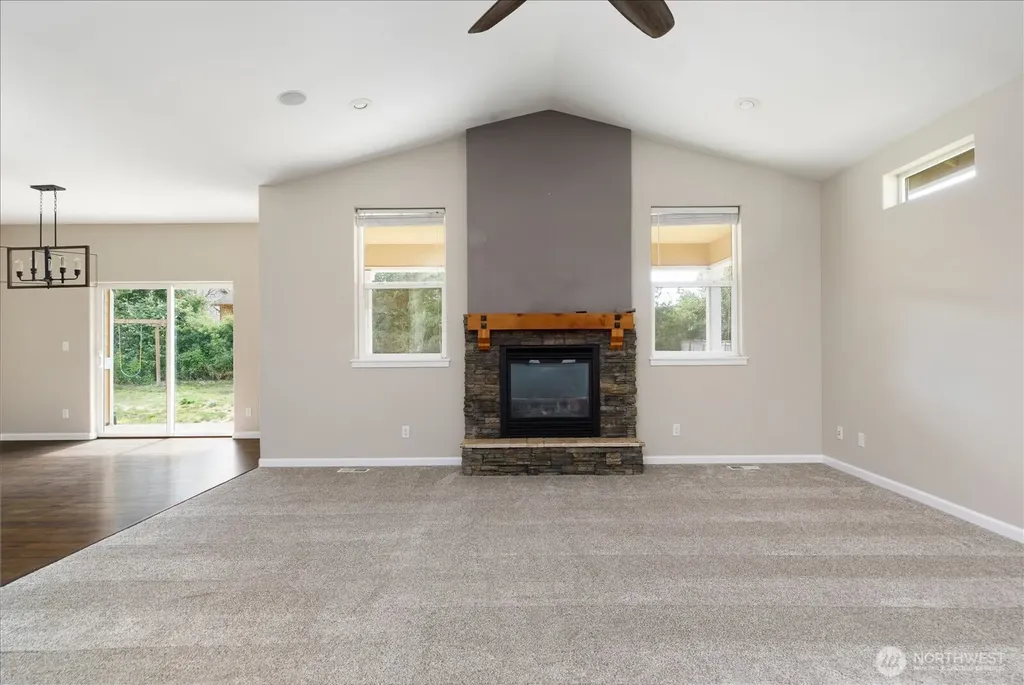 2749 SW Fairway Point Drive Oak Harbor WA 98277