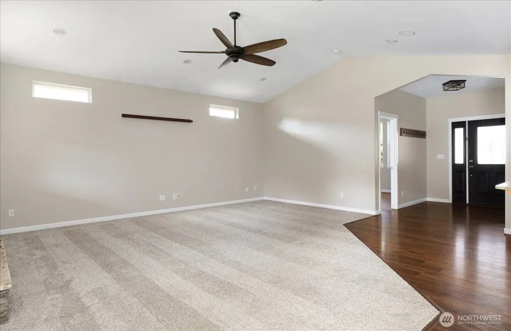 2749 SW Fairway Point Drive Oak Harbor WA 98277