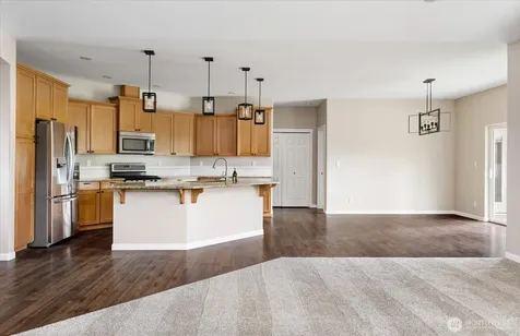 2749 SW Fairway Point Drive Oak Harbor WA 98277