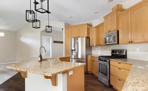 2749 SW Fairway Point Drive Oak Harbor WA 98277