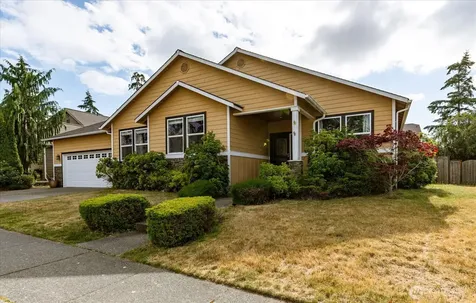 2749 SW Fairway Point Drive Oak Harbor WA 98277