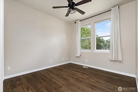 2749 SW Fairway Point Drive Oak Harbor WA 98277