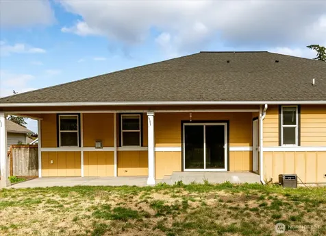 2749 SW Fairway Point Drive Oak Harbor WA 98277