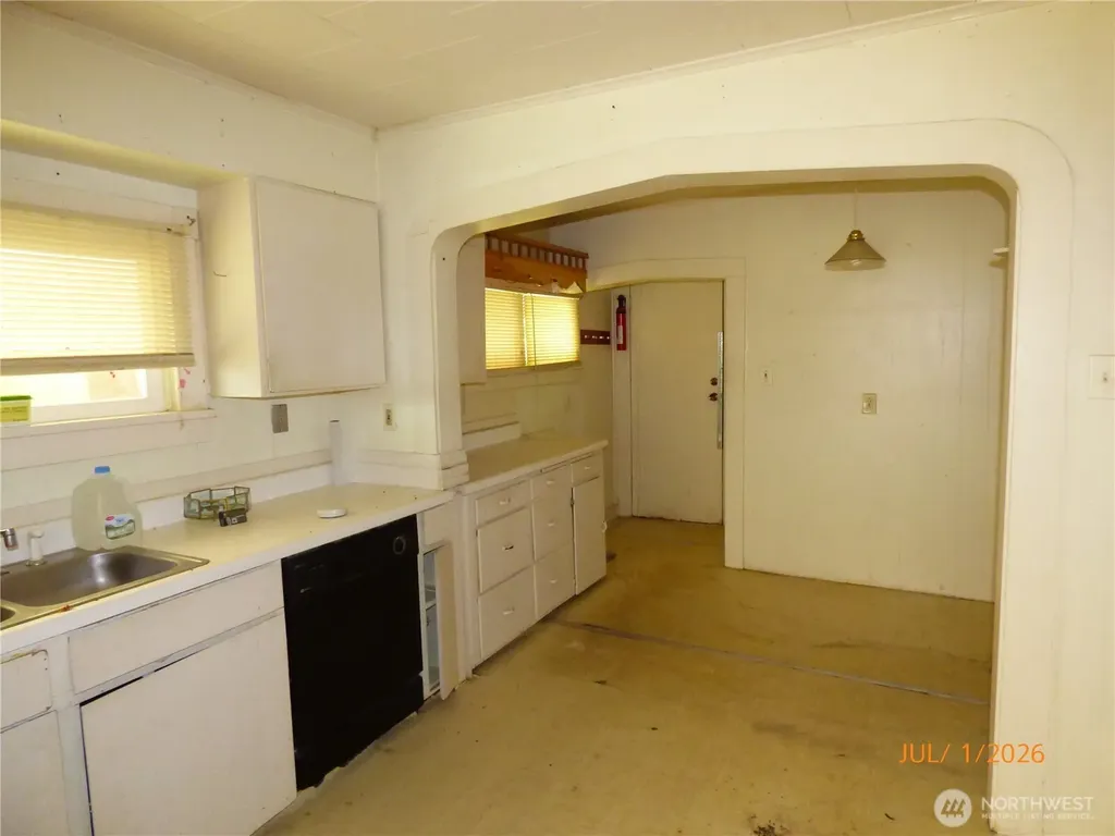 2218 W 5th Street Aberdeen WA 98520