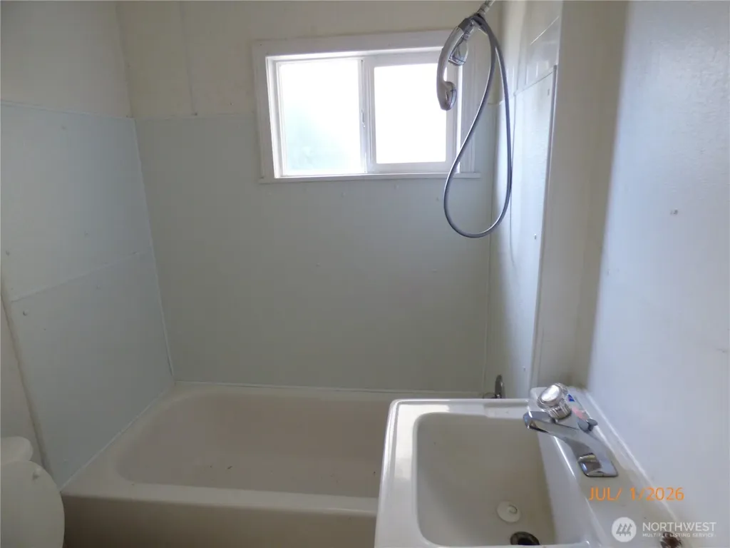 2218 W 5th Street Aberdeen WA 98520