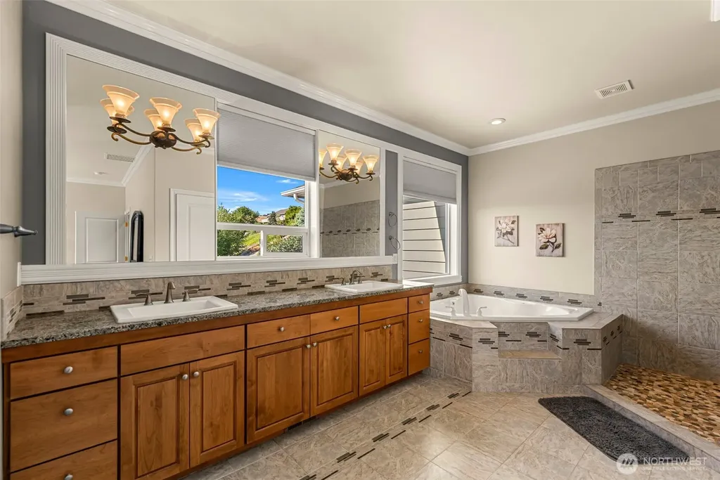 825 Briarwood Drive East Wenatchee WA 98802