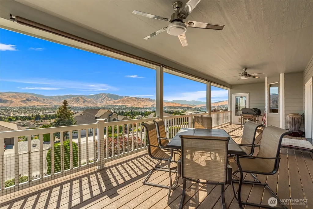 825 Briarwood Drive East Wenatchee WA 98802