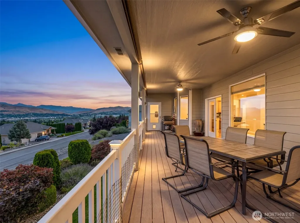 825 Briarwood Drive East Wenatchee WA 98802