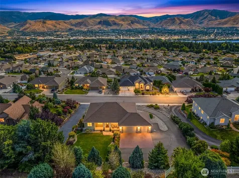 825 Briarwood Drive East Wenatchee WA 98802