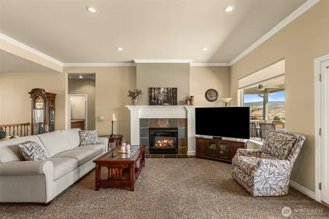 825 Briarwood Drive East Wenatchee WA 98802
