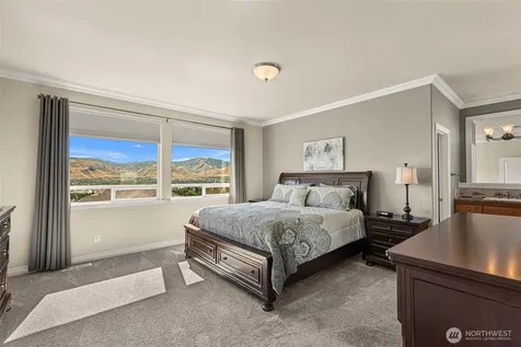 825 Briarwood Drive East Wenatchee WA 98802