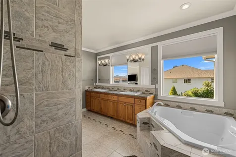 825 Briarwood Drive East Wenatchee WA 98802