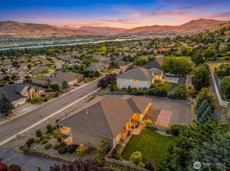 825 Briarwood Drive East Wenatchee WA 98802