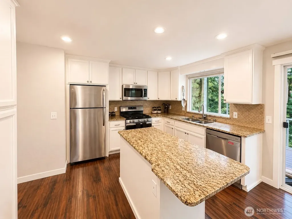 33700 33rd Place SW Federal Way WA 98023