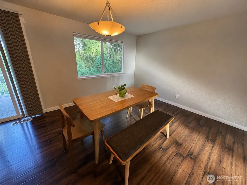 33700 33rd Place SW Federal Way WA 98023