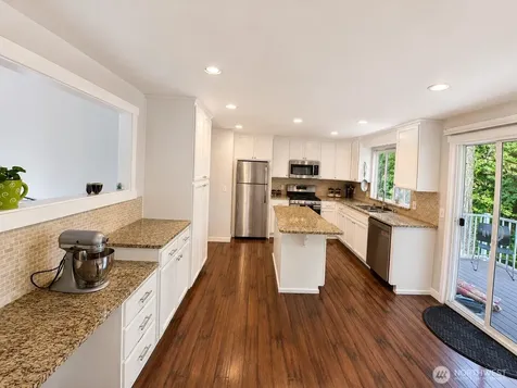 33700 33rd Place SW Federal Way WA 98023