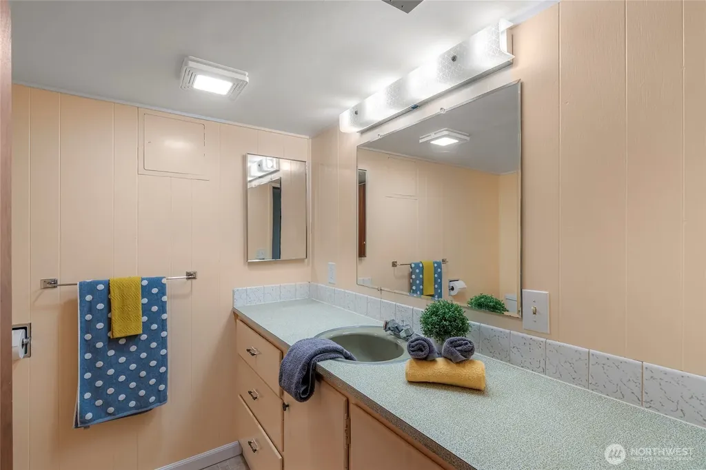 1250 NE 188th Street Shoreline WA 98155