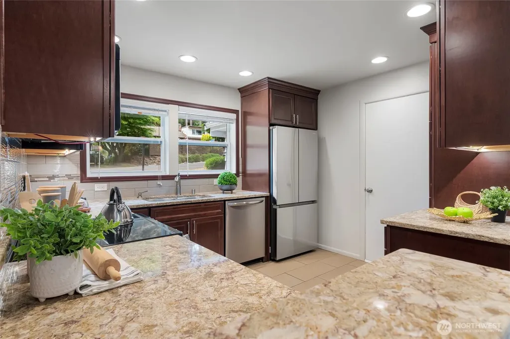 1250 NE 188th Street Shoreline WA 98155
