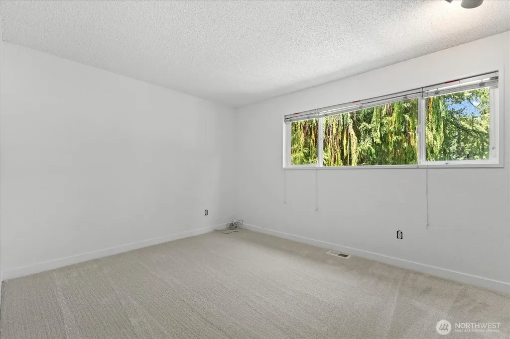 9121 NE 143rd Place Kirkland WA 98034