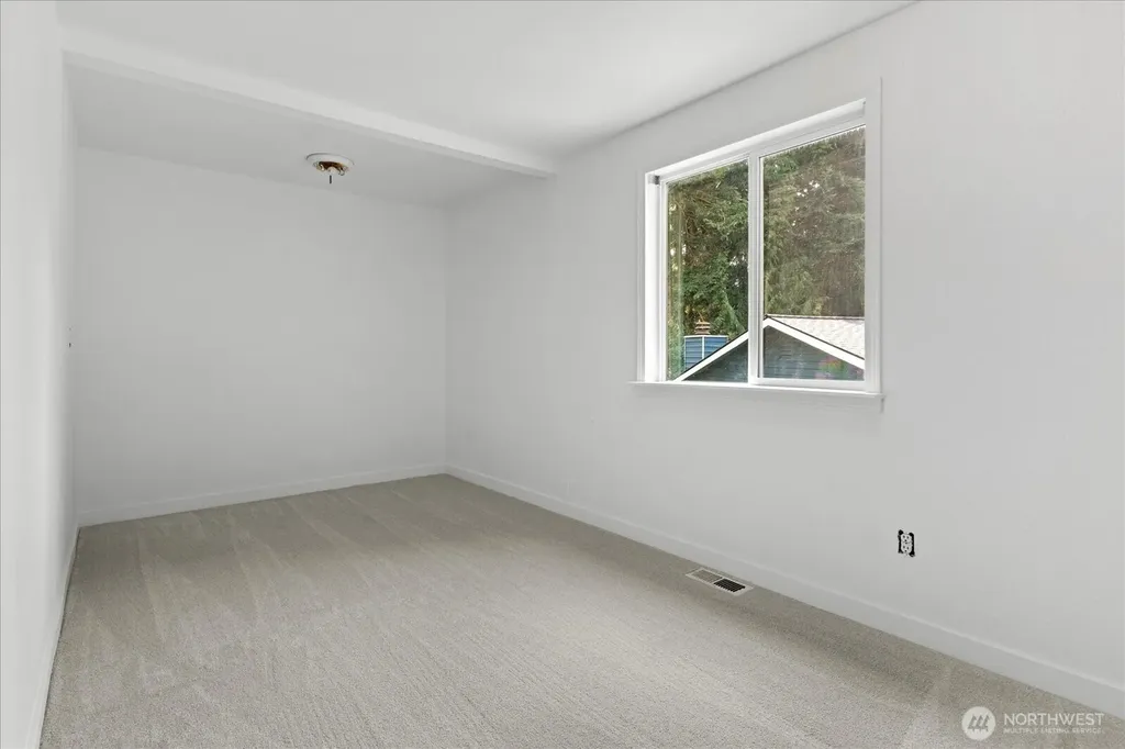 9121 NE 143rd Place Kirkland WA 98034