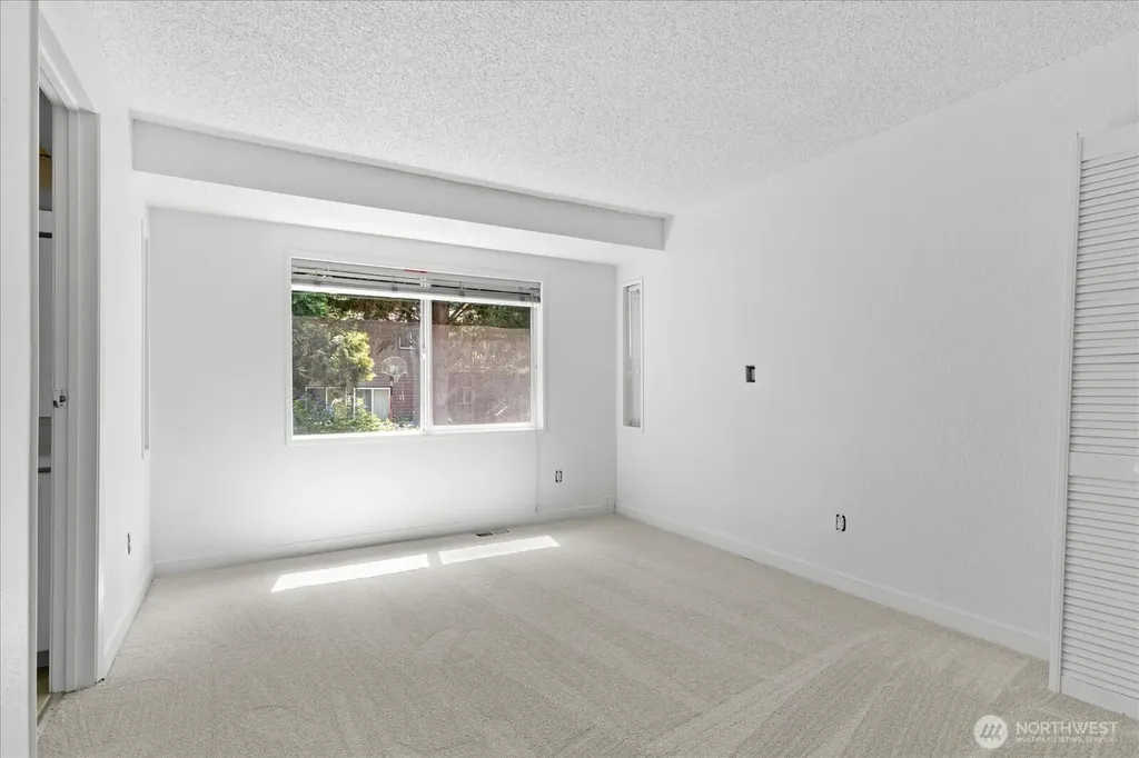 9121 NE 143rd Place Kirkland WA 98034