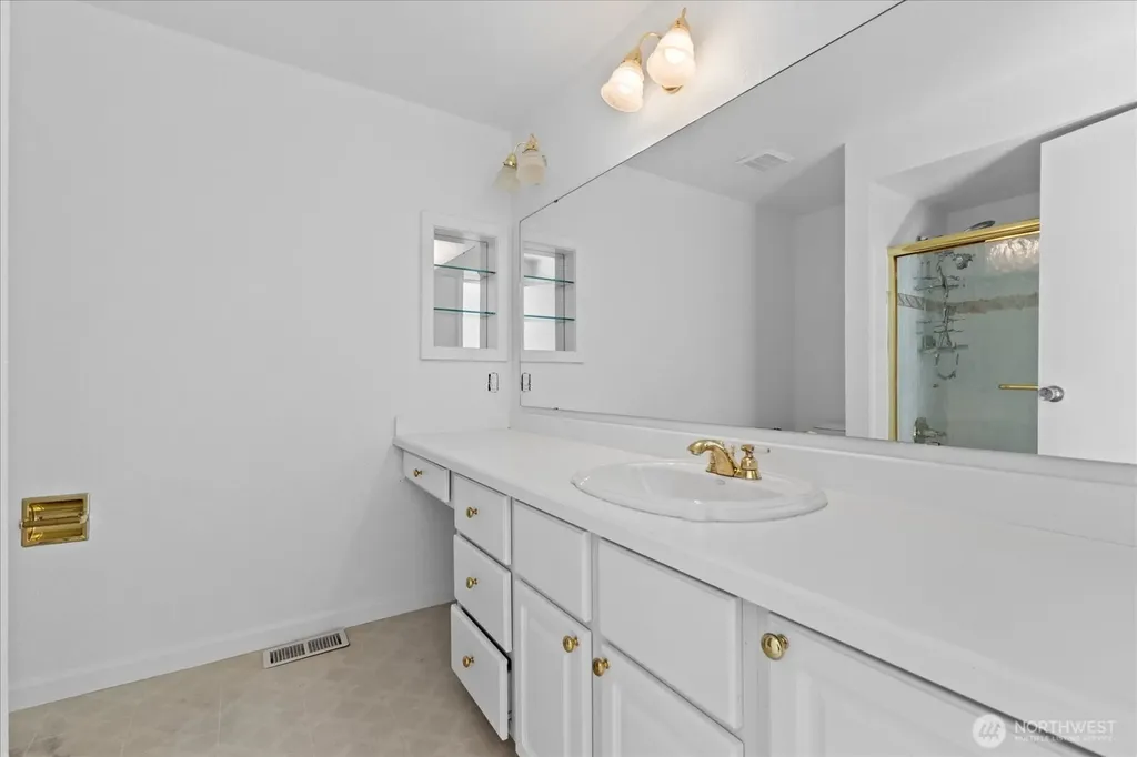 9121 NE 143rd Place Kirkland WA 98034