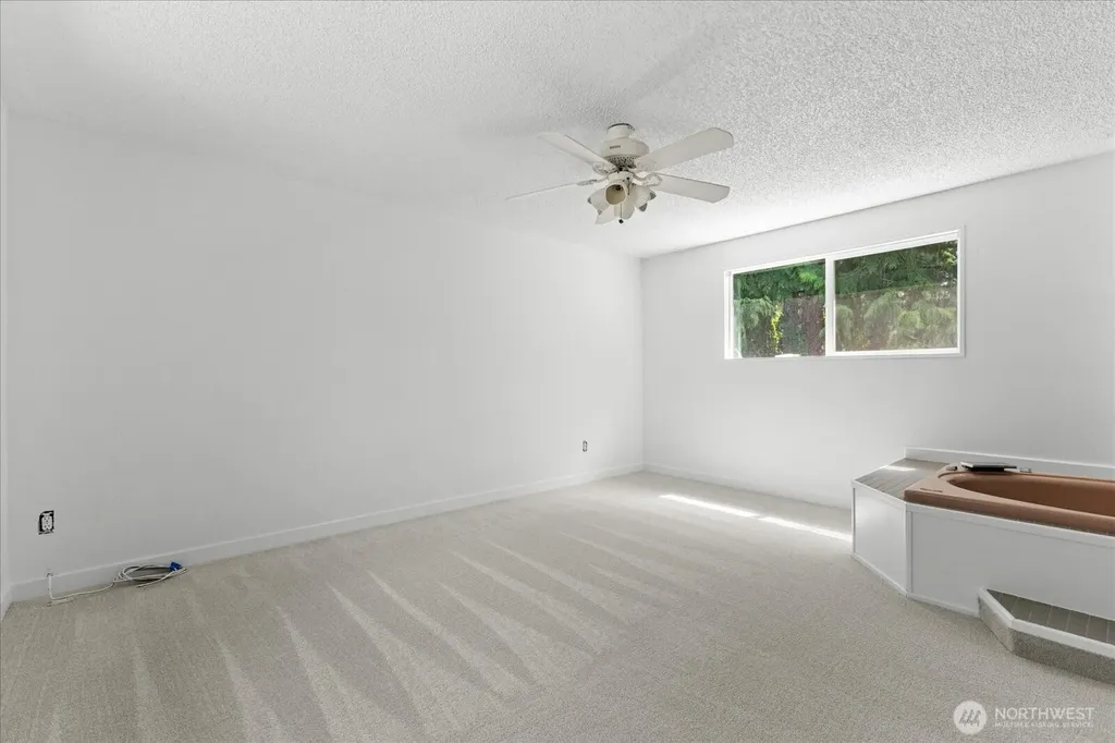 9121 NE 143rd Place Kirkland WA 98034