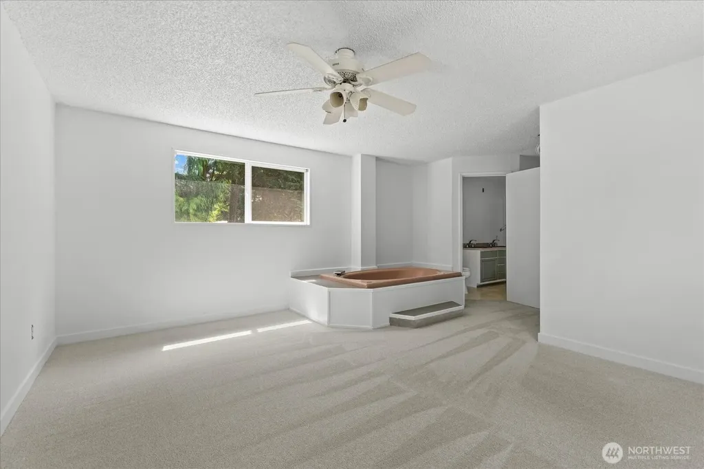 9121 NE 143rd Place Kirkland WA 98034