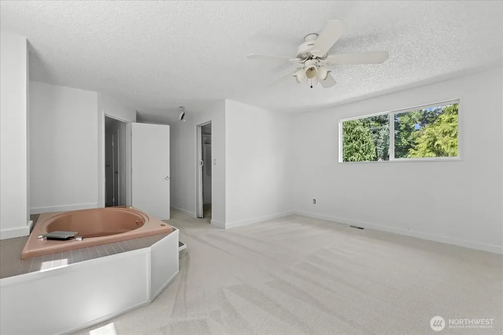 9121 NE 143rd Place Kirkland WA 98034