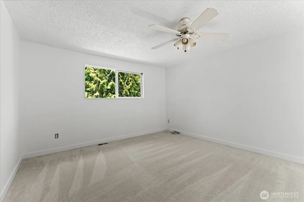 9121 NE 143rd Place Kirkland WA 98034
