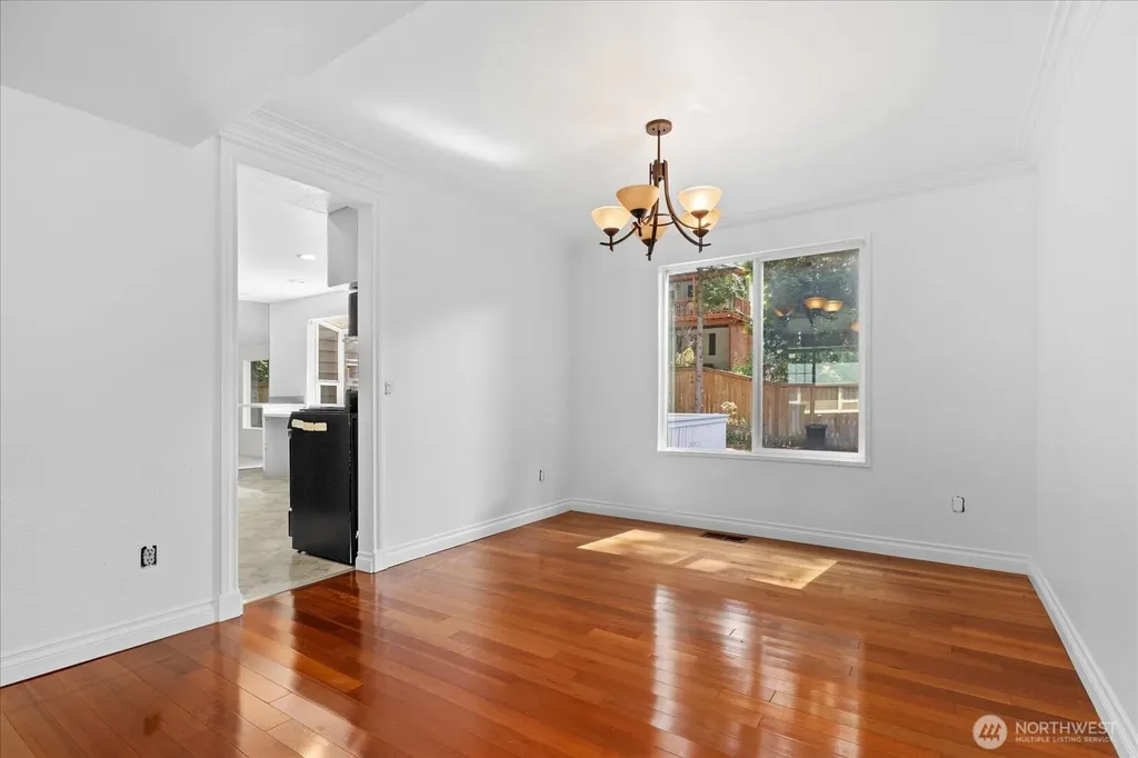 9121 NE 143rd Place Kirkland WA 98034