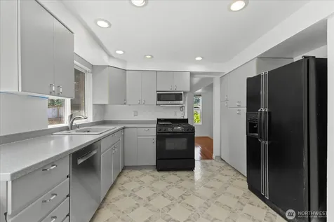 9121 NE 143rd Place Kirkland WA 98034