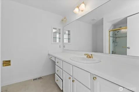 9121 NE 143rd Place Kirkland WA 98034