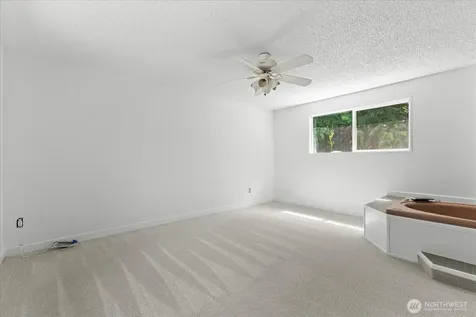 9121 NE 143rd Place Kirkland WA 98034